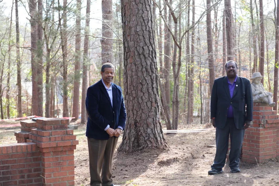 Ron Rhames with Mayor Walker at Cemetary